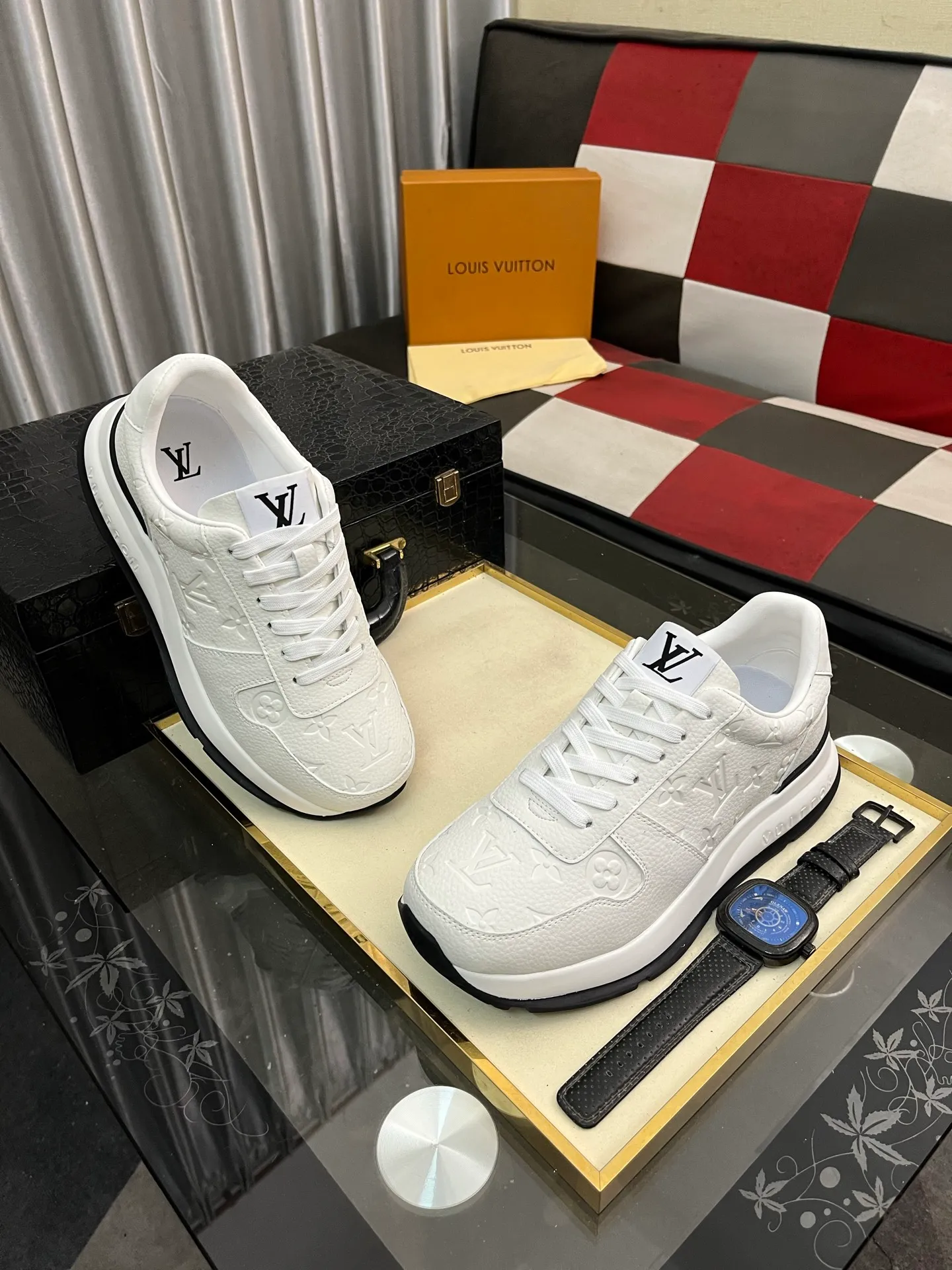 Men's men's shoes💰458⌚️⌚️ Loui* Vuitto* - Louis ** donkey's new color men's trainer sneakers, this LV Trainer sneaker is made of calfskin and breathable mesh, showing pure colors, the #54 logo on the back traces the brand's birth in 1854, the designer's handwritten brand logo embellishes one side, virgil Designed by abloh himself, it is a very commemorative sneaker. The new lv Louis Vuitton loui* vuitto* trainer sneaker low casual sports culture versatile basketball sneaker. Size: 38-443️⃣Colors available